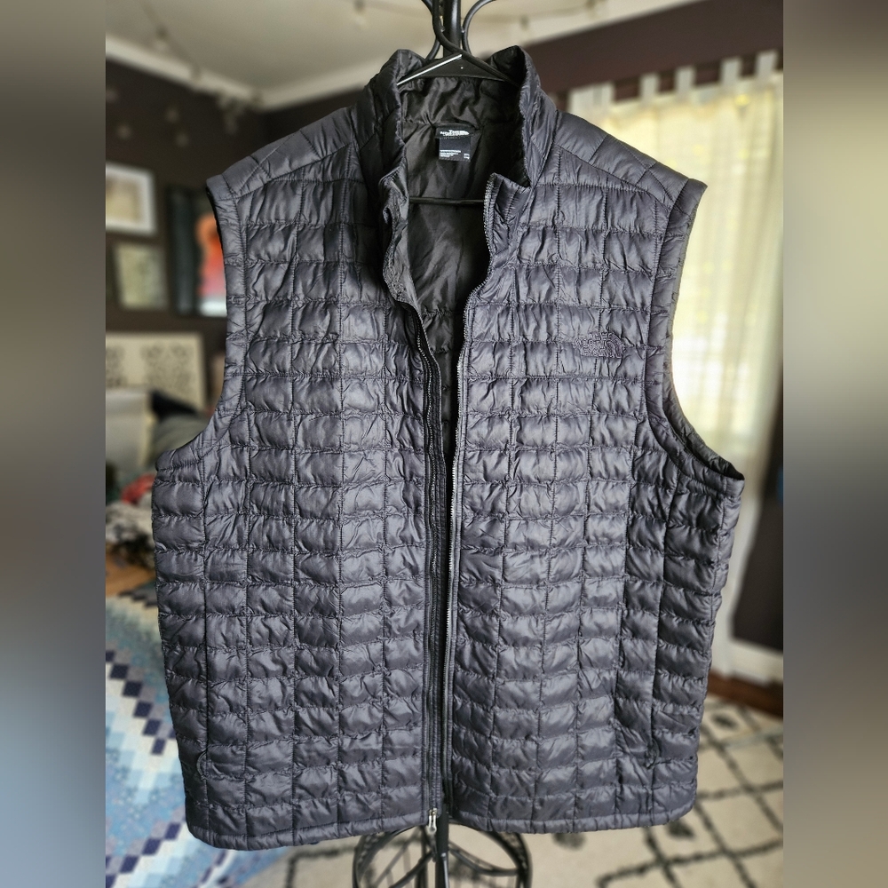 NWOT North Face Men's Black Quilted Vest